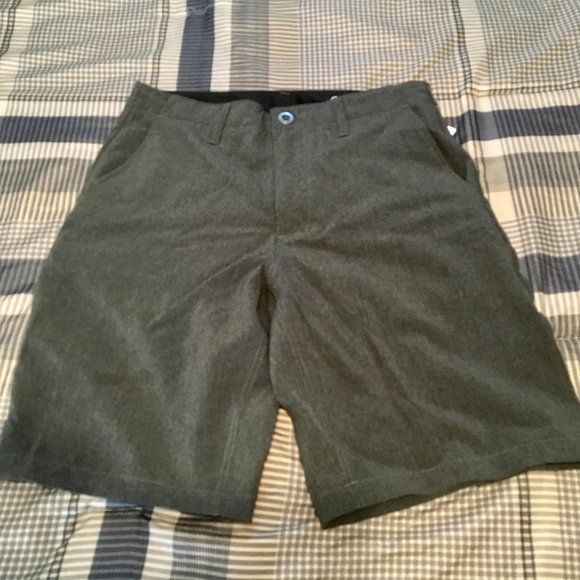 NWT- Volcom Men Shorts OBO - Picture 4 of 5